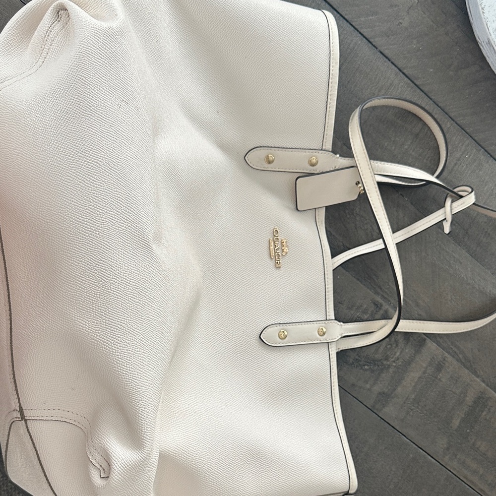 Coach Cream Leather Reversible Tote Bag w/pouch